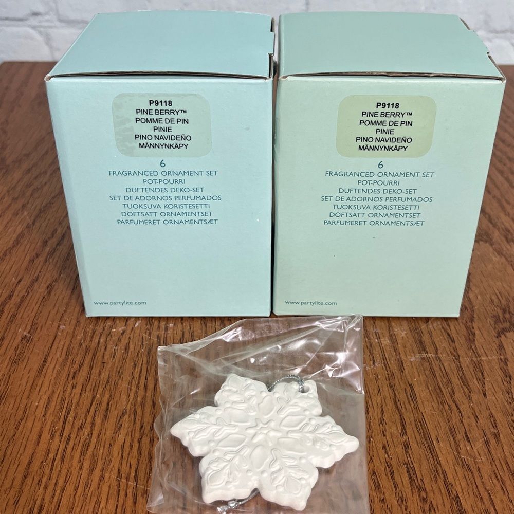 Partylite 2 Boxes of 6-Pineberry Scented ornaments(12 total) New car fresheners